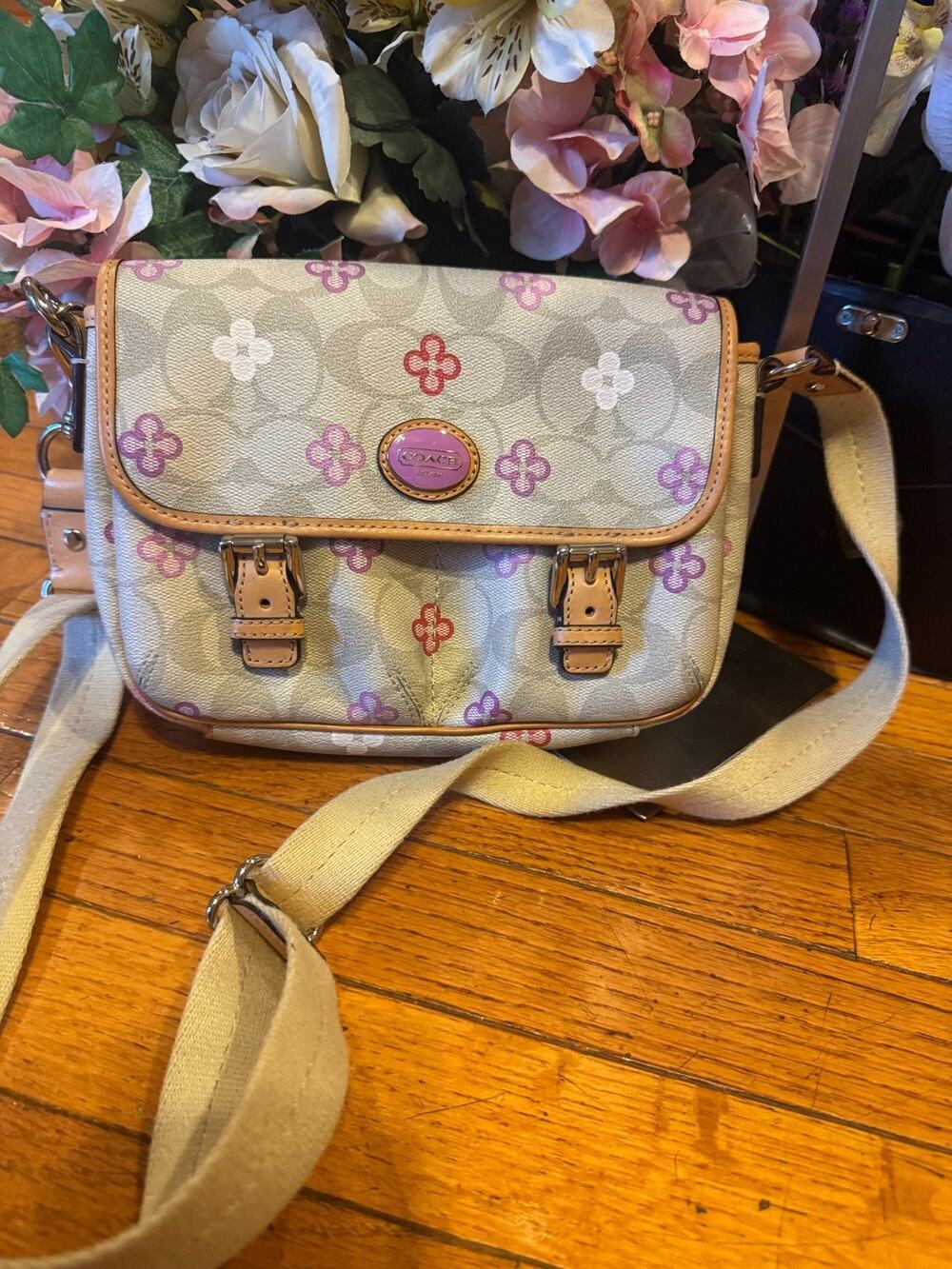 Coach Peyton Signature Clover Field Messenger Bag (110